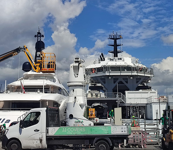 Logistic Services Evolution Yacht Agents