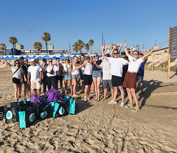 Corporate-Social-Responsibility-EVO-Beach-Clean-Up